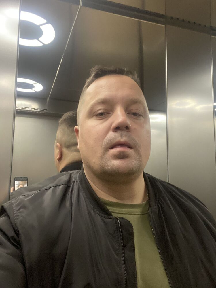  51751470  Ruslan, 35 ,    