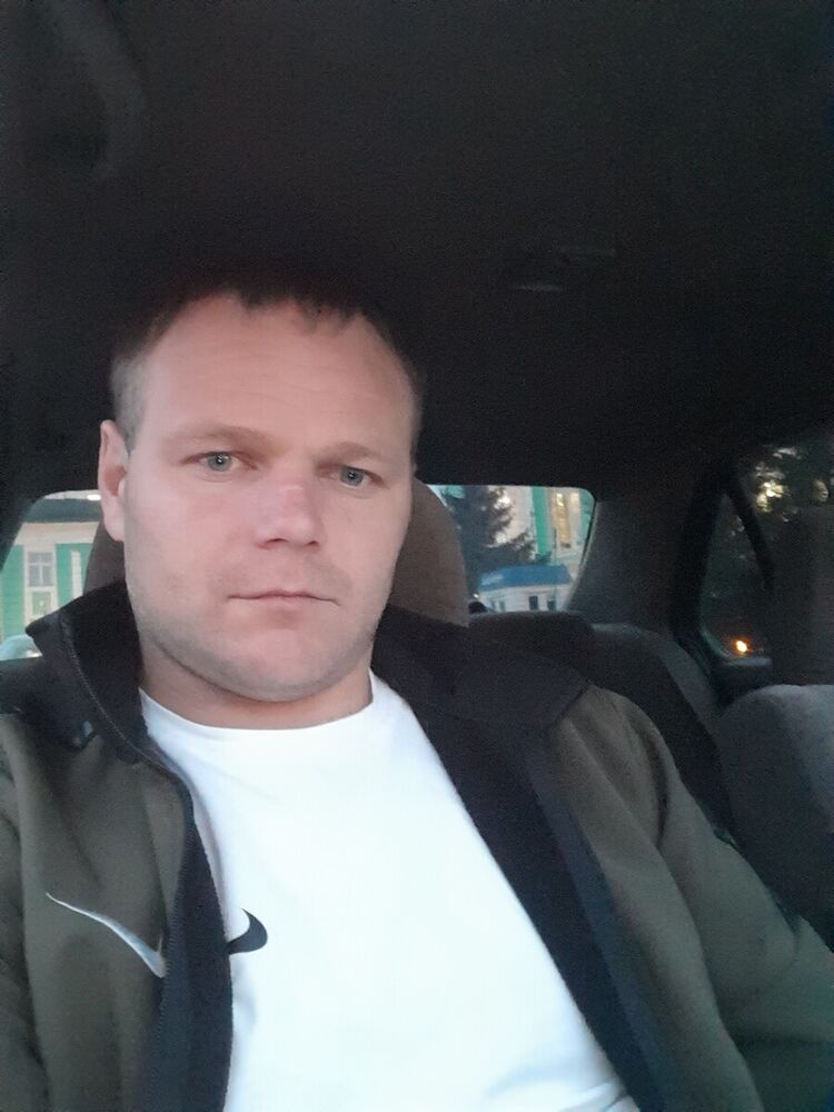  ,   Ivan, 37 ,  