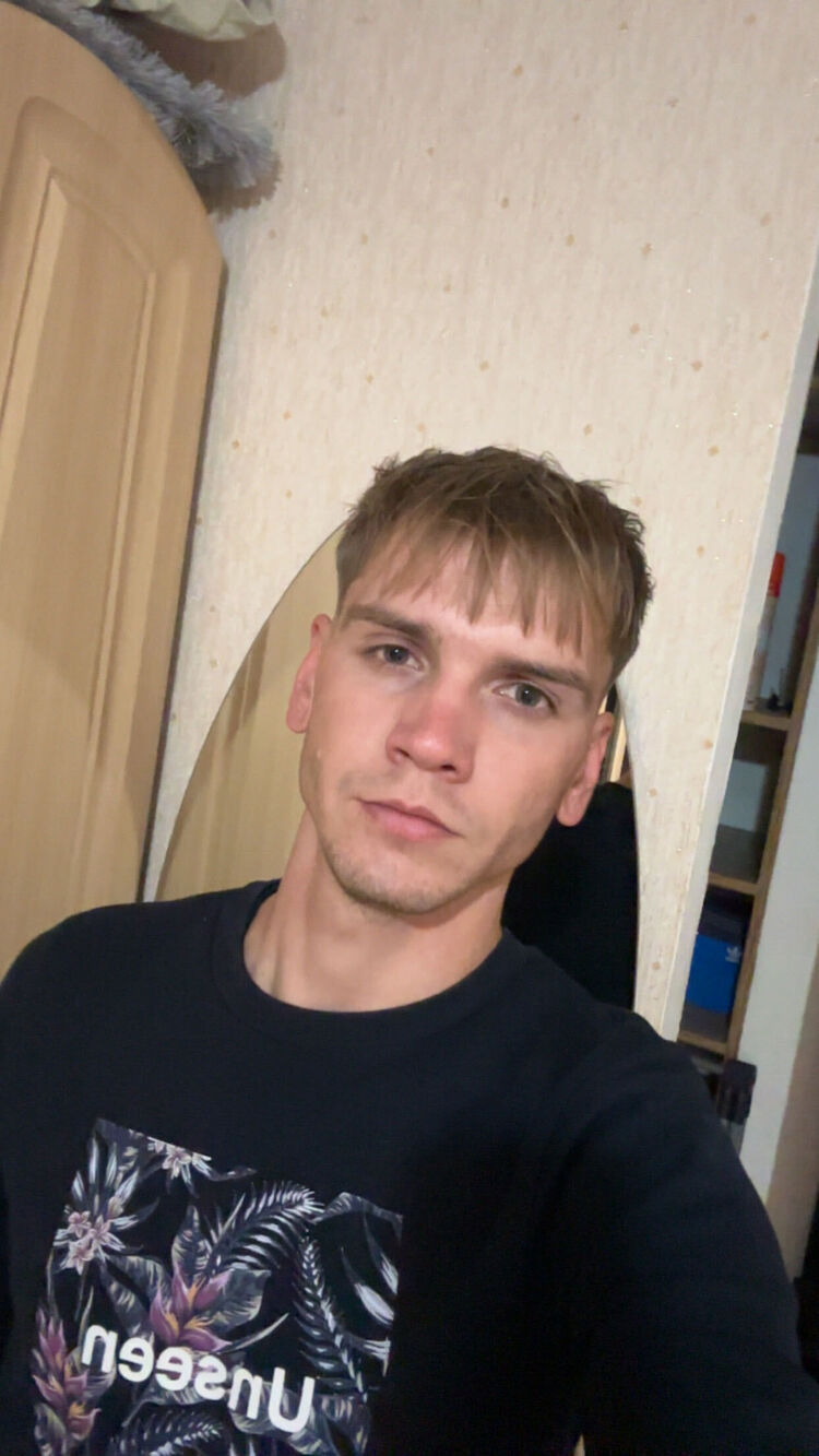  54640830  Liviu, 25 ,    