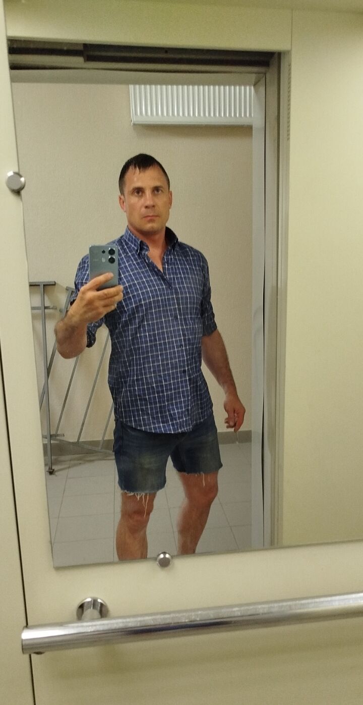  51888110  Alexey, 37 ,    