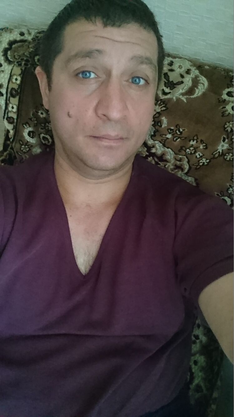  36481150  Raul, 50 ,    