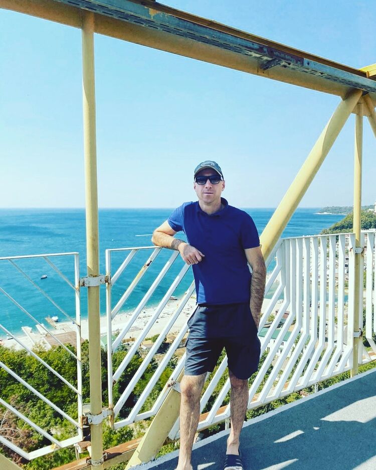  37696300  Samat, 31 ,    