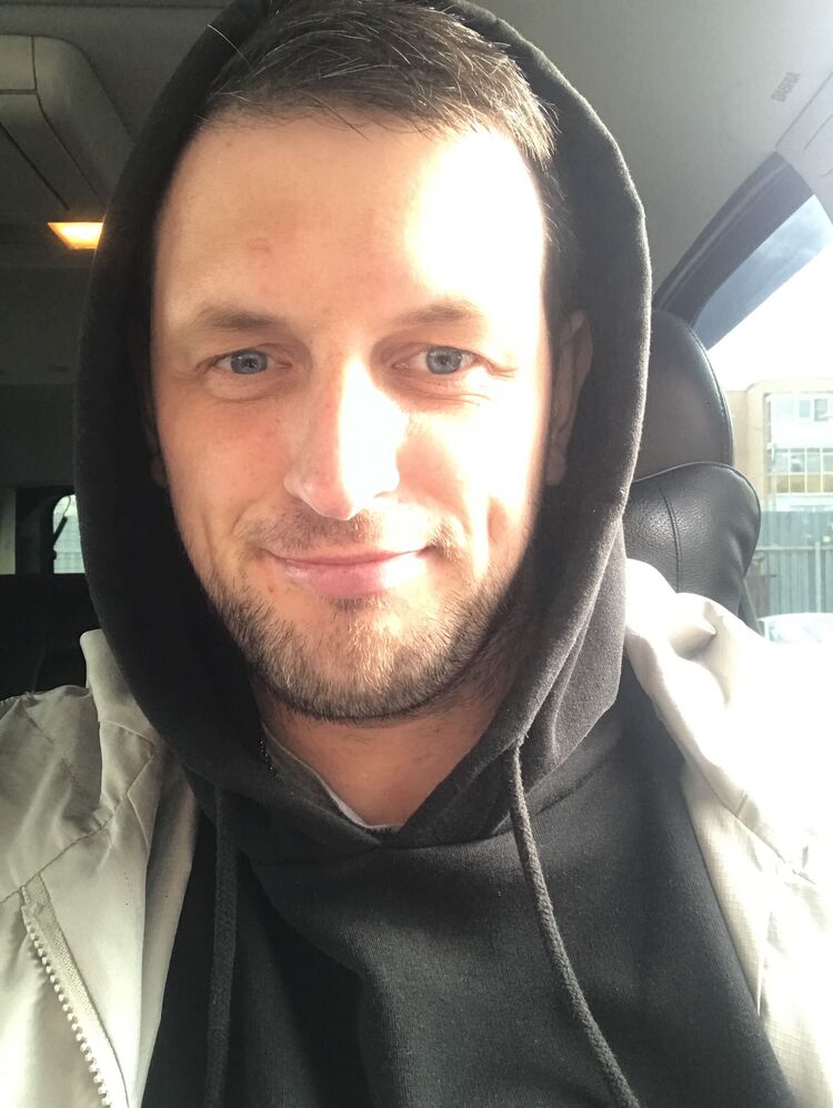  ,   Ruslan, 37 ,   ,   , c , 