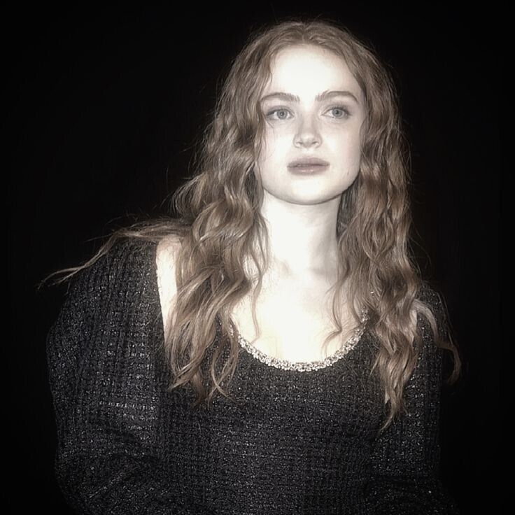  48990710  Sadie Sink, 23 ,    Alhambra