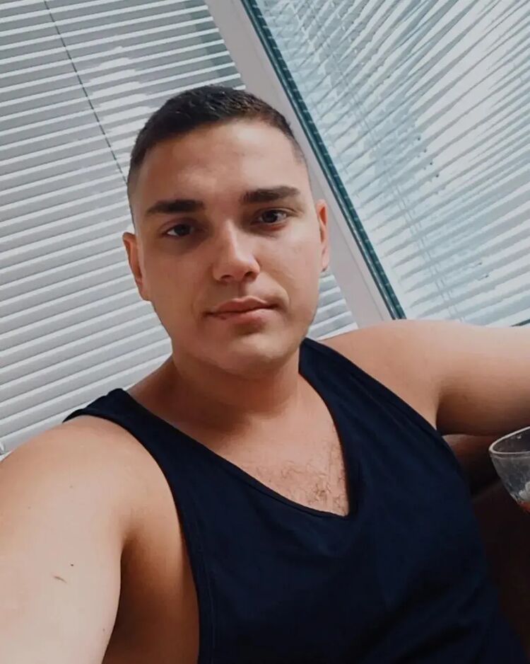  23592770  Vadim, 35 ,    