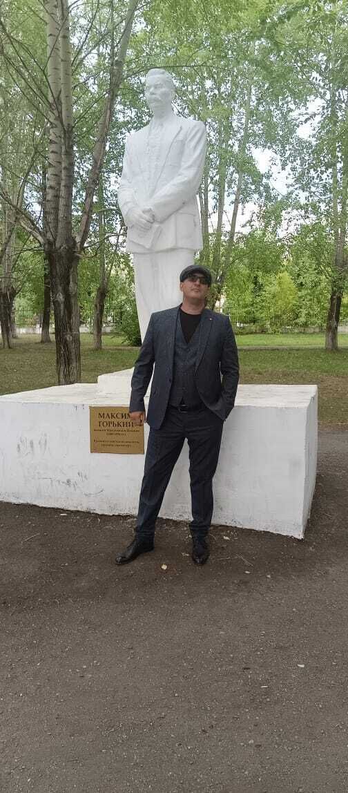  46196020  STANISLAV, 42 ,    