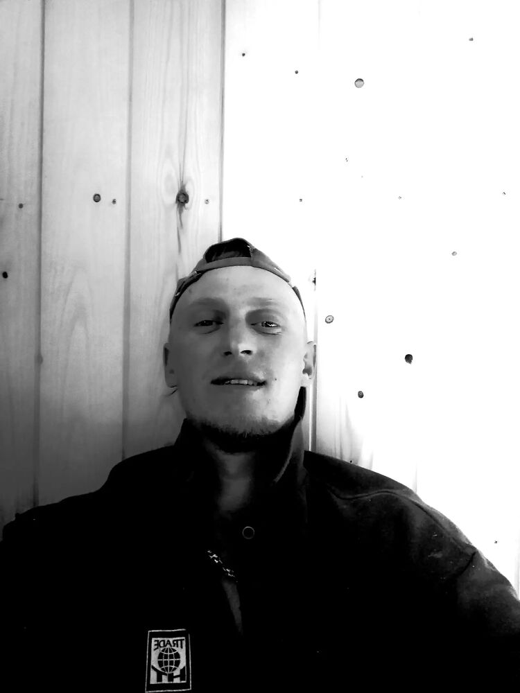  ,   Artem, 32 ,   ,   , c , 