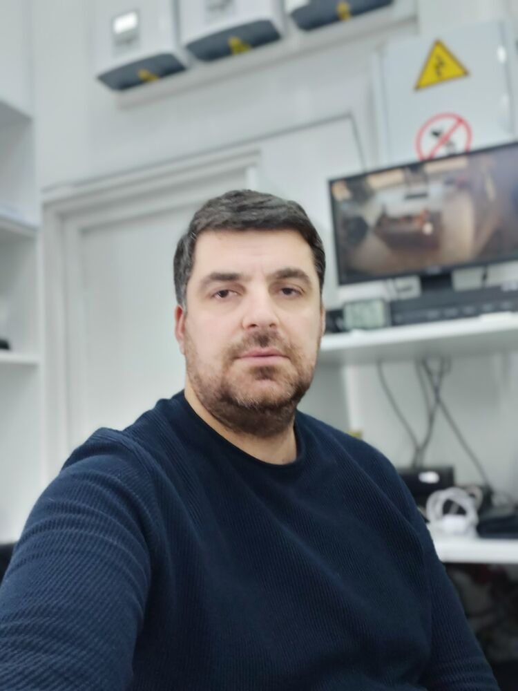  19142640  David, 39 ,    