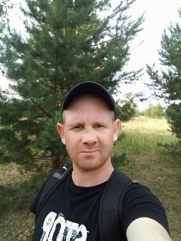  38584030  Nikolay, 36 ,    