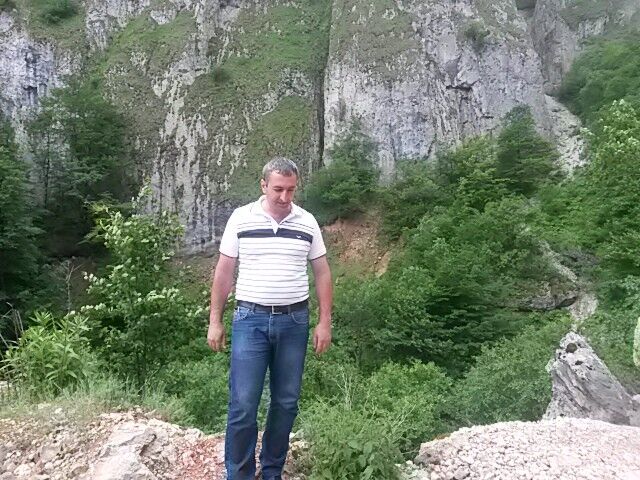  ,   Emin, 44 ,     , c 