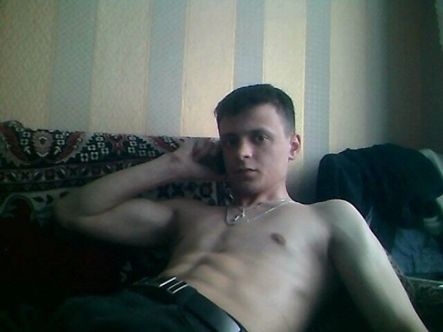  6228710  Pavel, 33 ,    