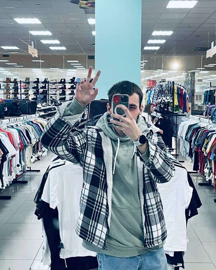  ,   Ilya, 24 ,   ,   , c , 