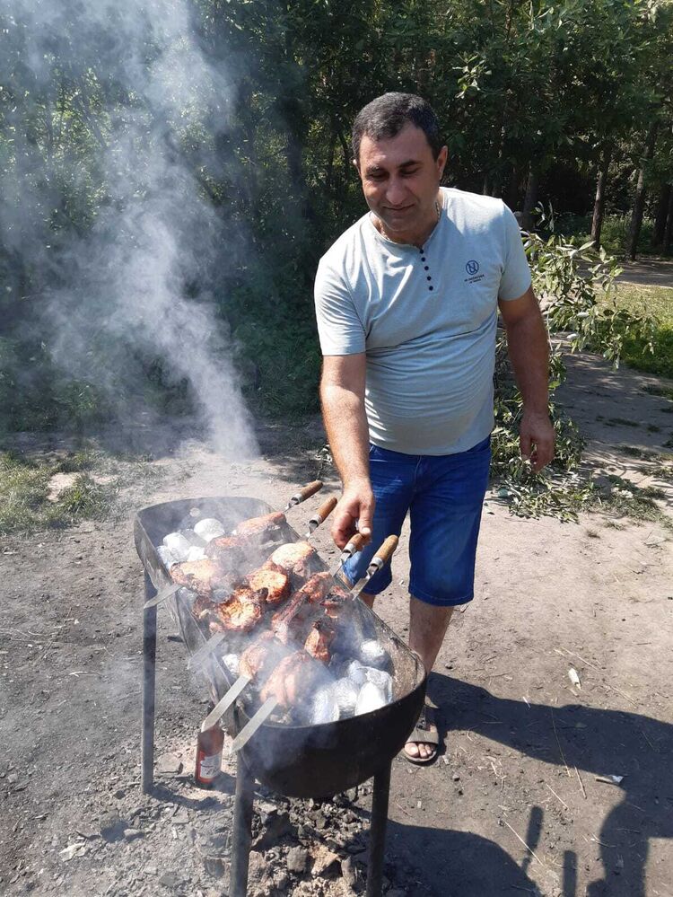 38558280  , 49 ,    