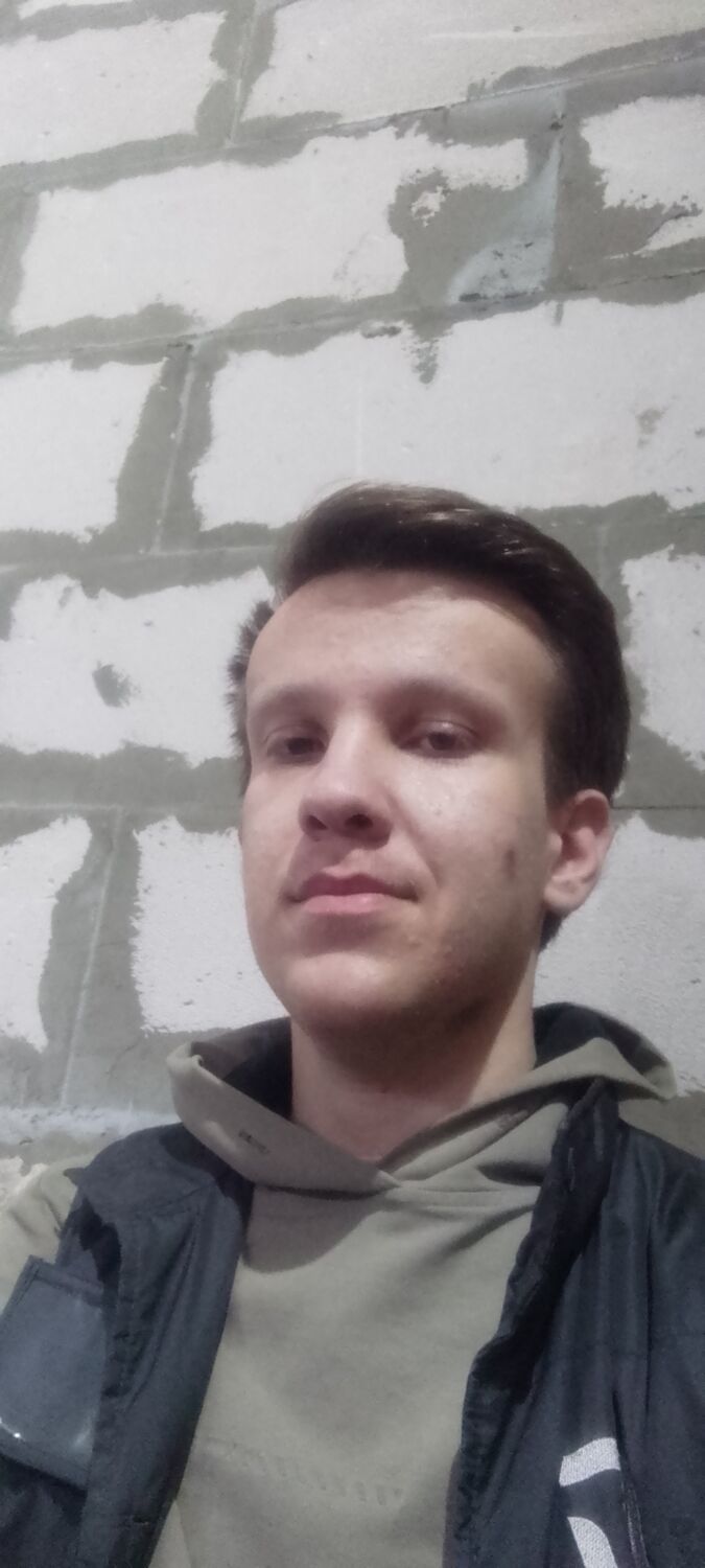  42146290  Alexander, 23 ,    
