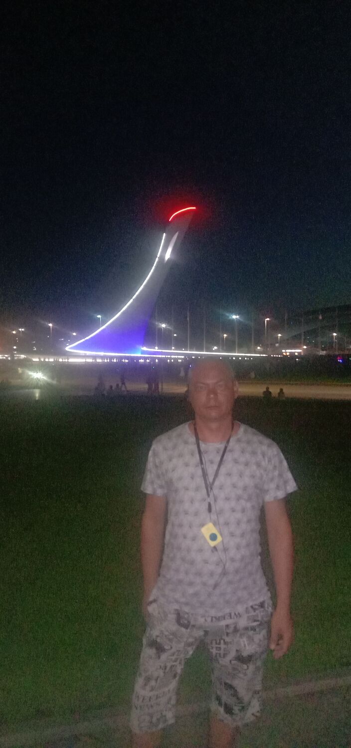  38989290  Vladimir, 44 ,    