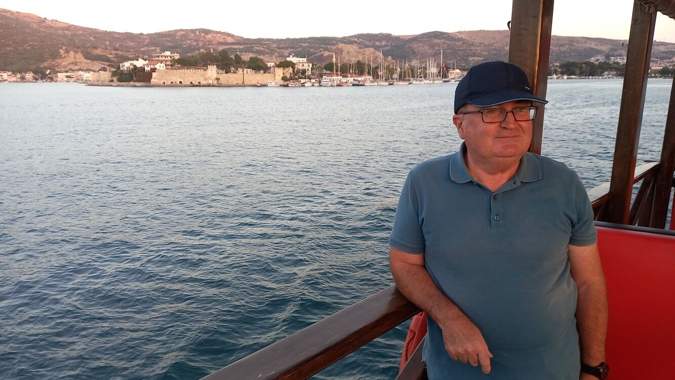  46000020  Ayhan, 52 ,    Cesme