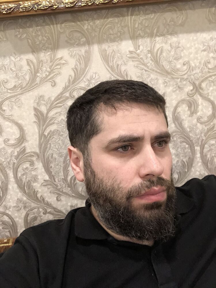  ,   Artur, 38 ,   ,   