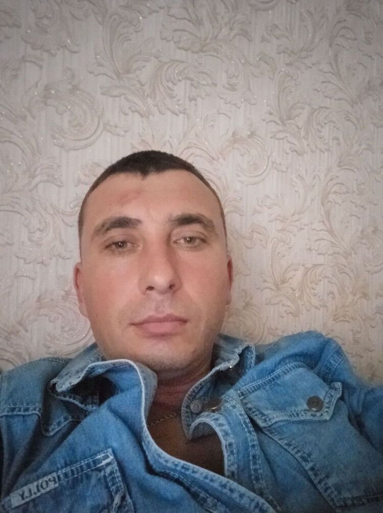 23801540  Andrei, 41 ,    