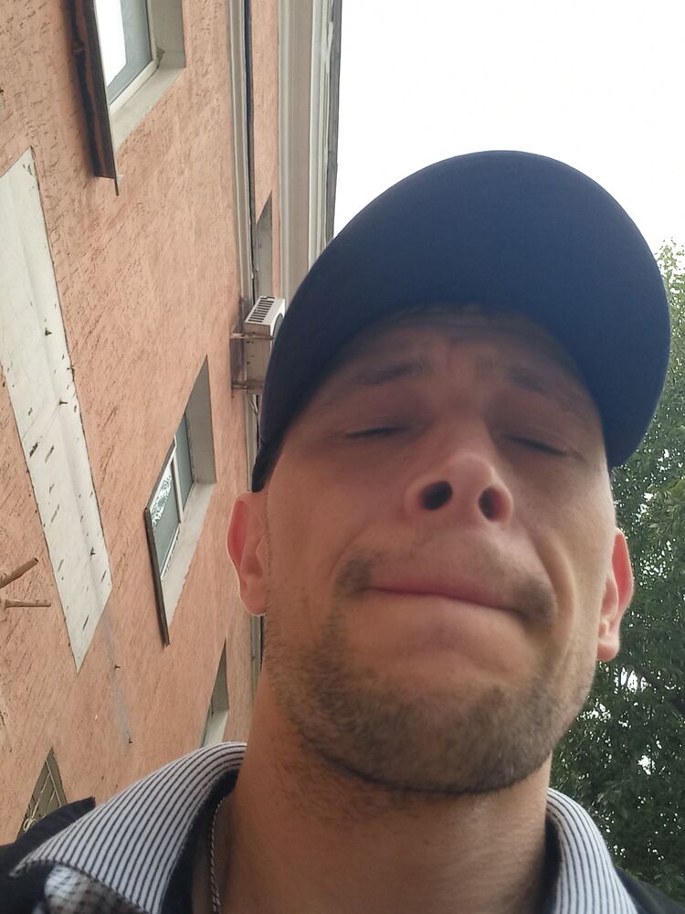  52128140  , 37 ,    