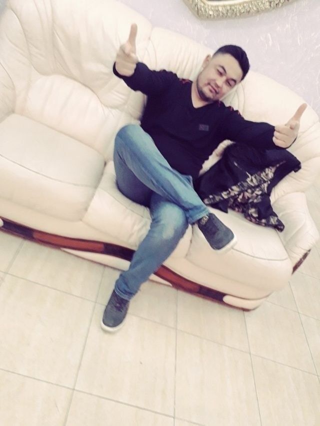  ,   Alik, 32 ,  