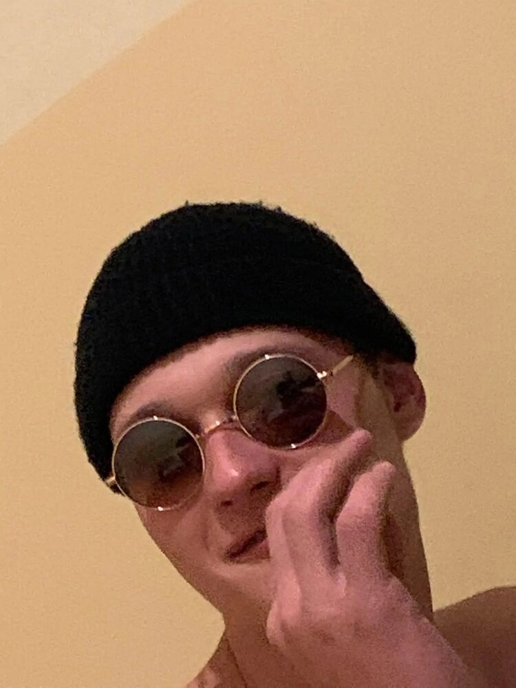  35482880  Pavel, 23 ,    