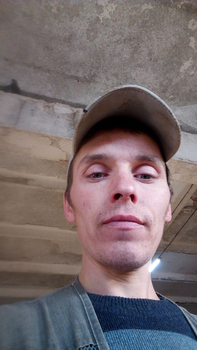 46702110  Ivan, 37 ,    