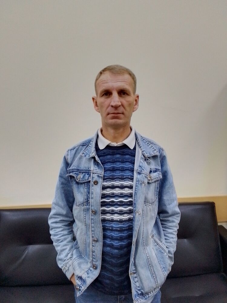  43750410  Alexander, 45 ,    