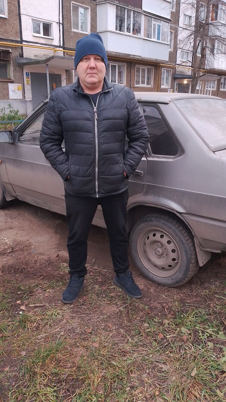  54451370  Aleksandr, 49 ,    