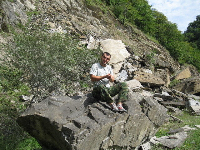  4727190  Dato, 42 ,    