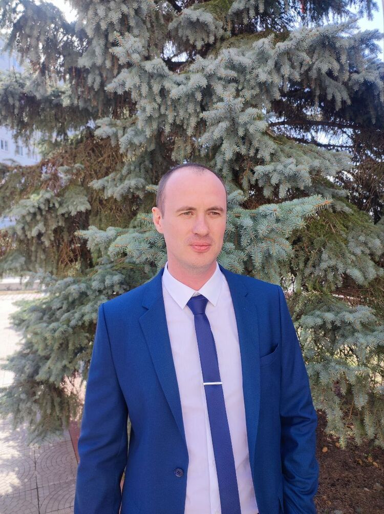  53906330  Vitaly, 40 ,    