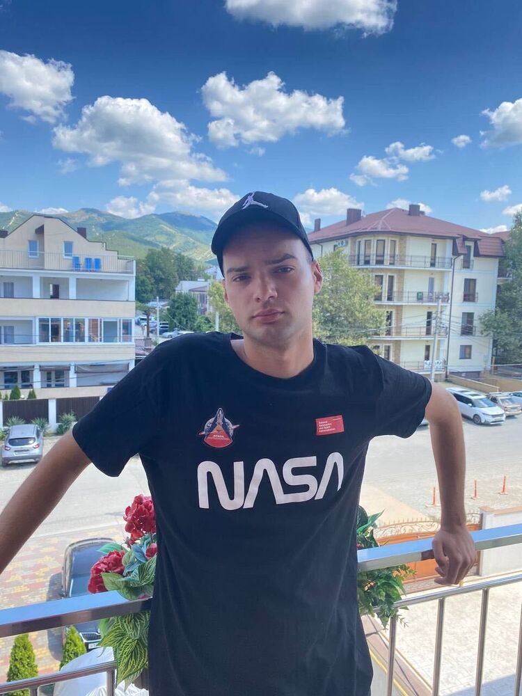  ,   Maksim, 23 ,     , c 