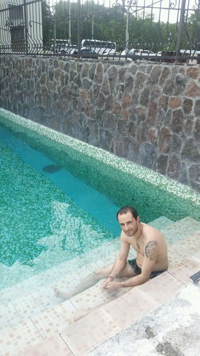  ,   David, 43 ,     , c 