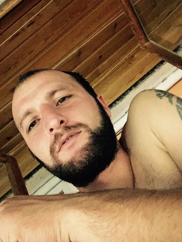  ,   Artur, 36 ,   ,   , c 