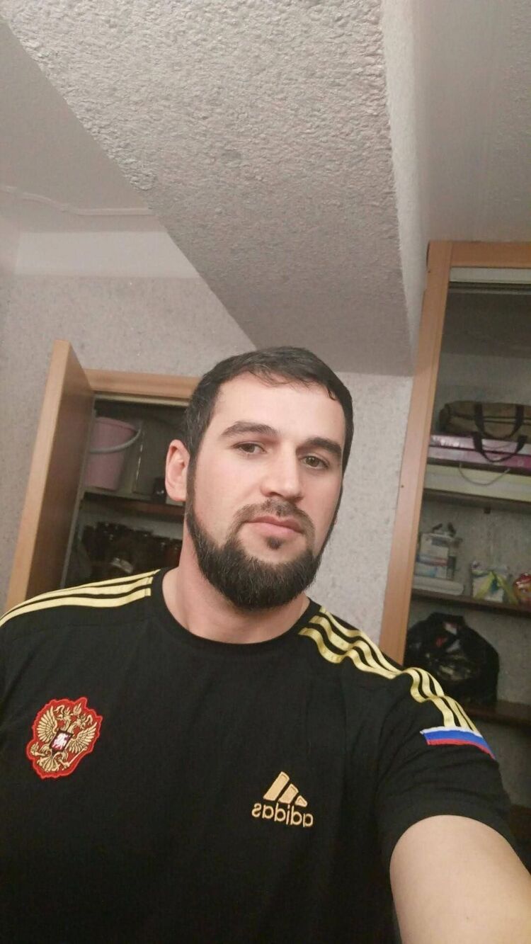  53578420  Ali, 39 ,    -