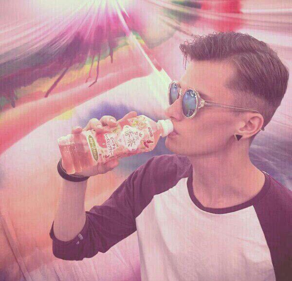  31475590  Massages, 31 ,    