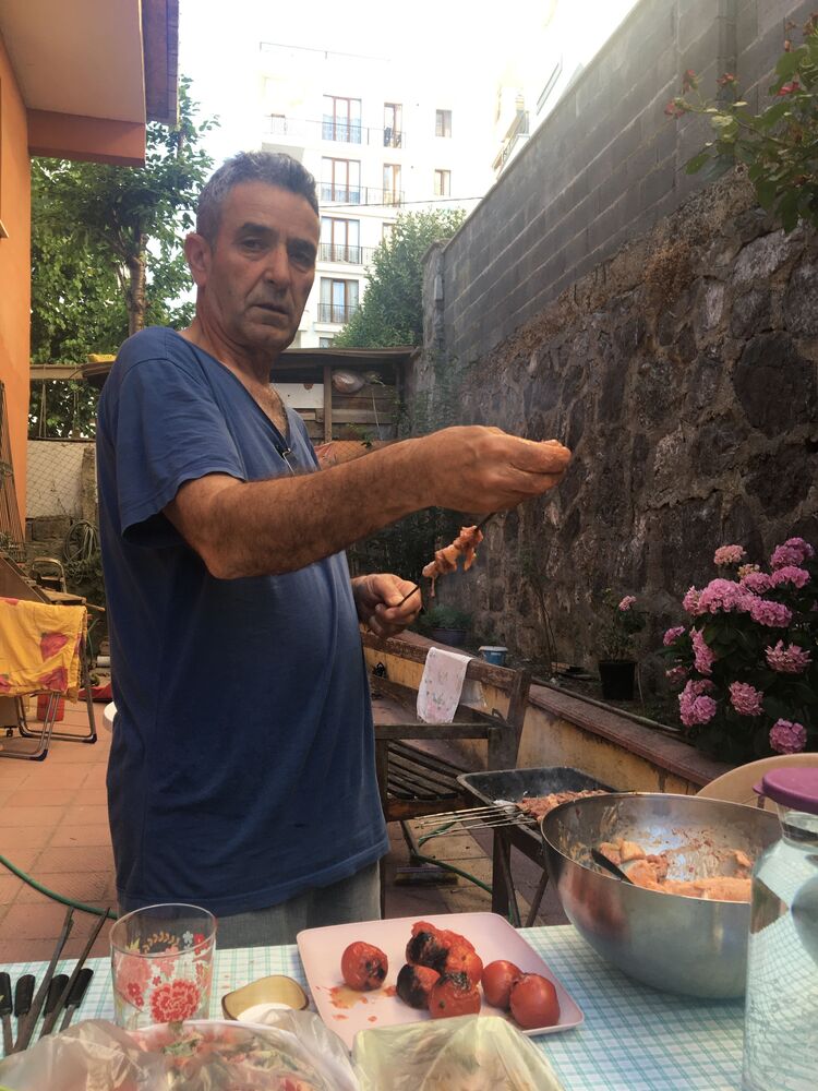  44085160  Yilmaz, 61 ,    