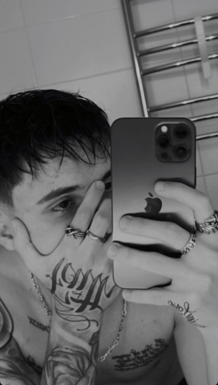  50171930  Nick, 26 ,    