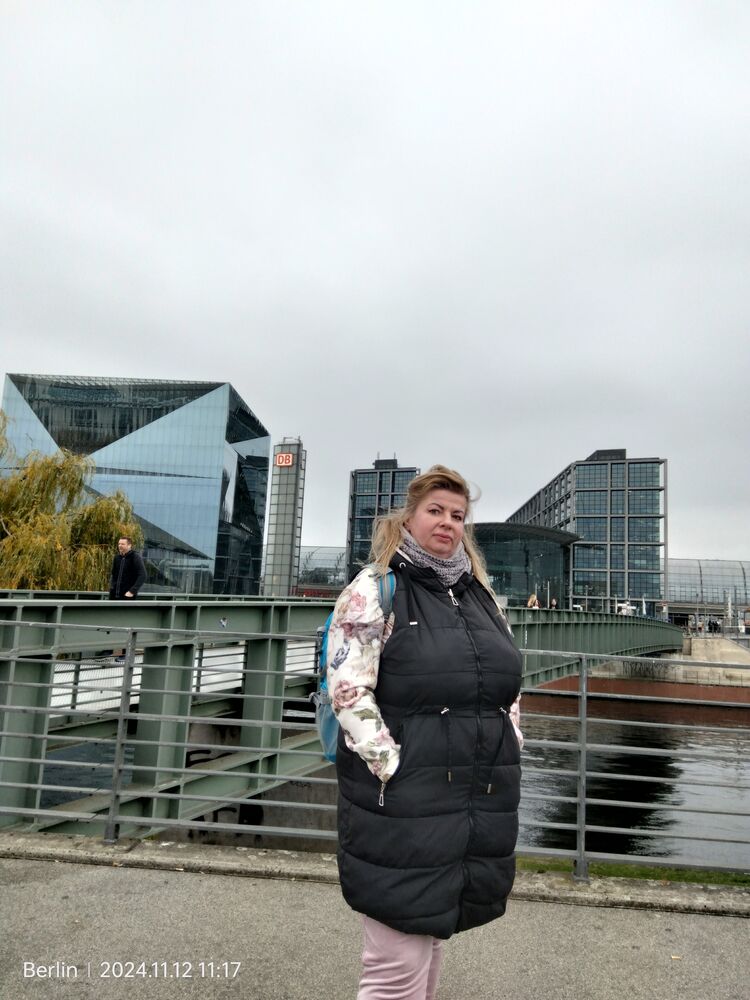  48800610  Iryna, 39 ,    