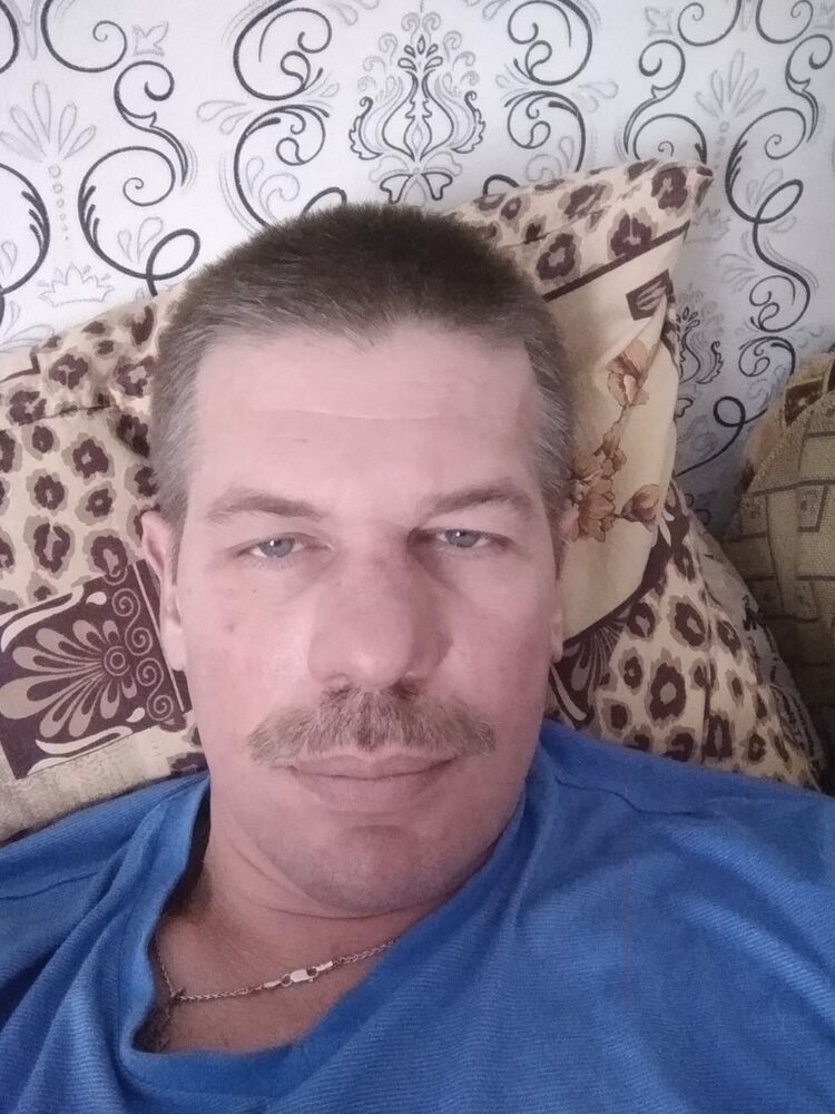  19084600  Viktor, 50 ,    