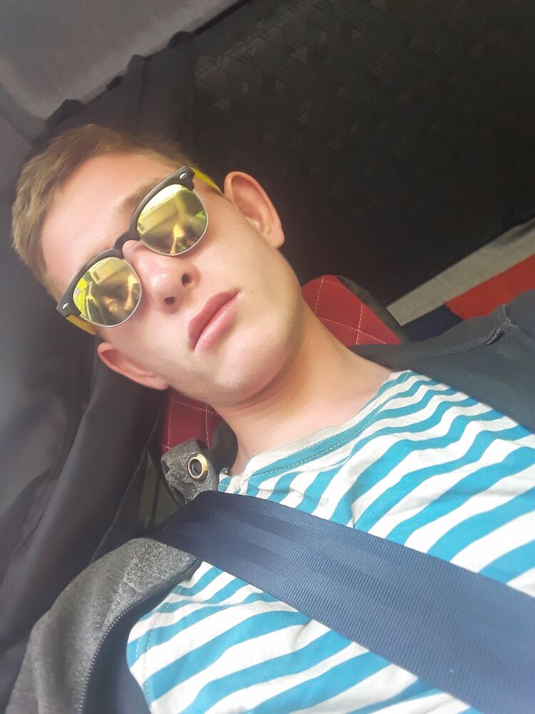  28357940  , 22 ,    