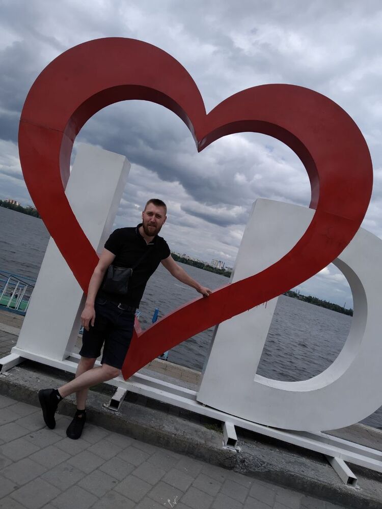  ,   Mikhail, 33 ,   ,   