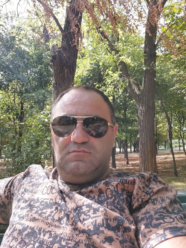  46804840  ZOHRAB, 37 ,    