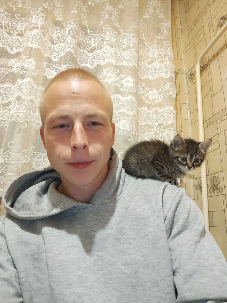  53176860  Ilya, 30 ,    