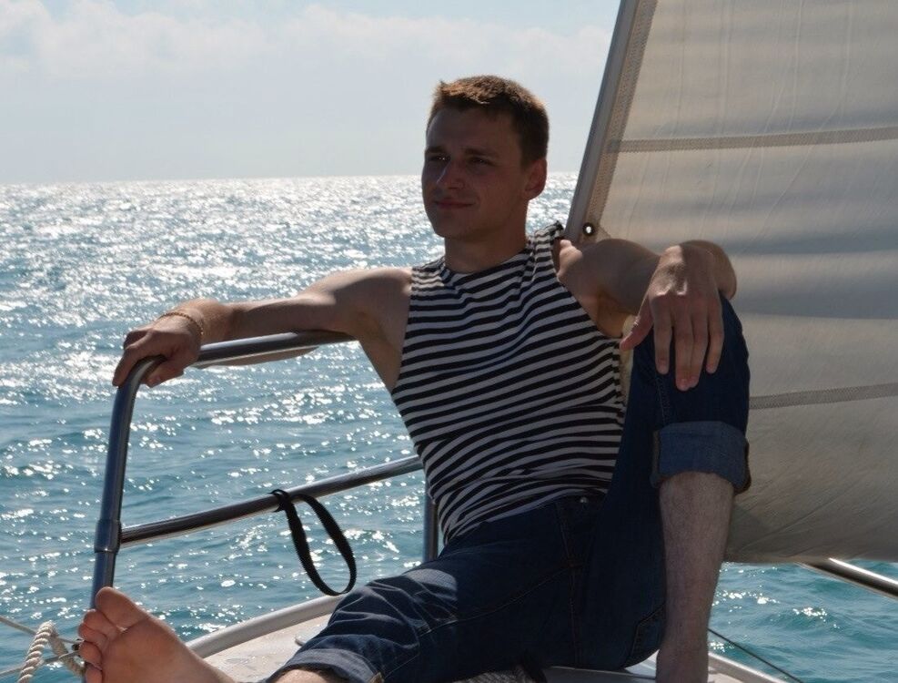  4148440  Vladislav, 38 ,    