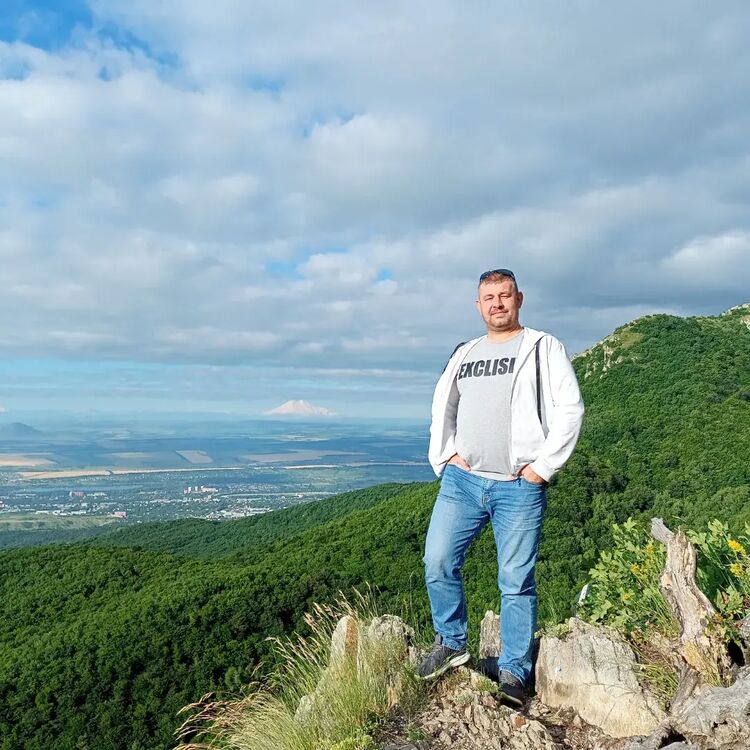  ,   Konstantin, 39 ,   ,   
