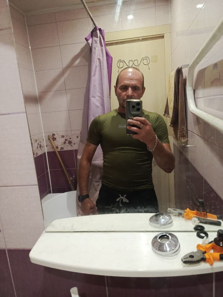  46447640  , 52 ,    