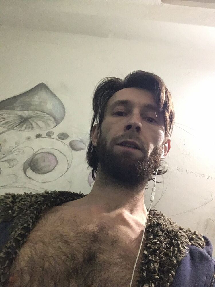  22049810  , 39 ,    