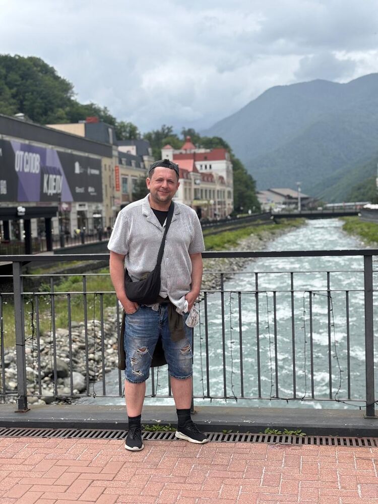  52338990  Pavol, 47 ,    
