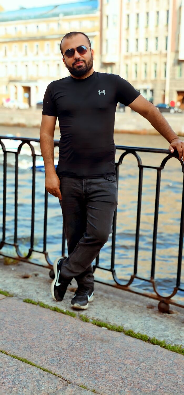  52715920  Yasin, 32 ,    