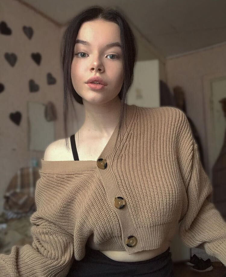  27486700  Marina, 24 ,    